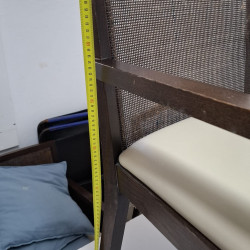 Cadeira de restaurante madeira e pele